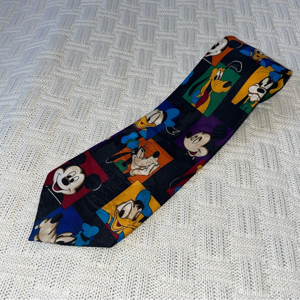 Vintage Disney Mickey & Friends Necktie‎